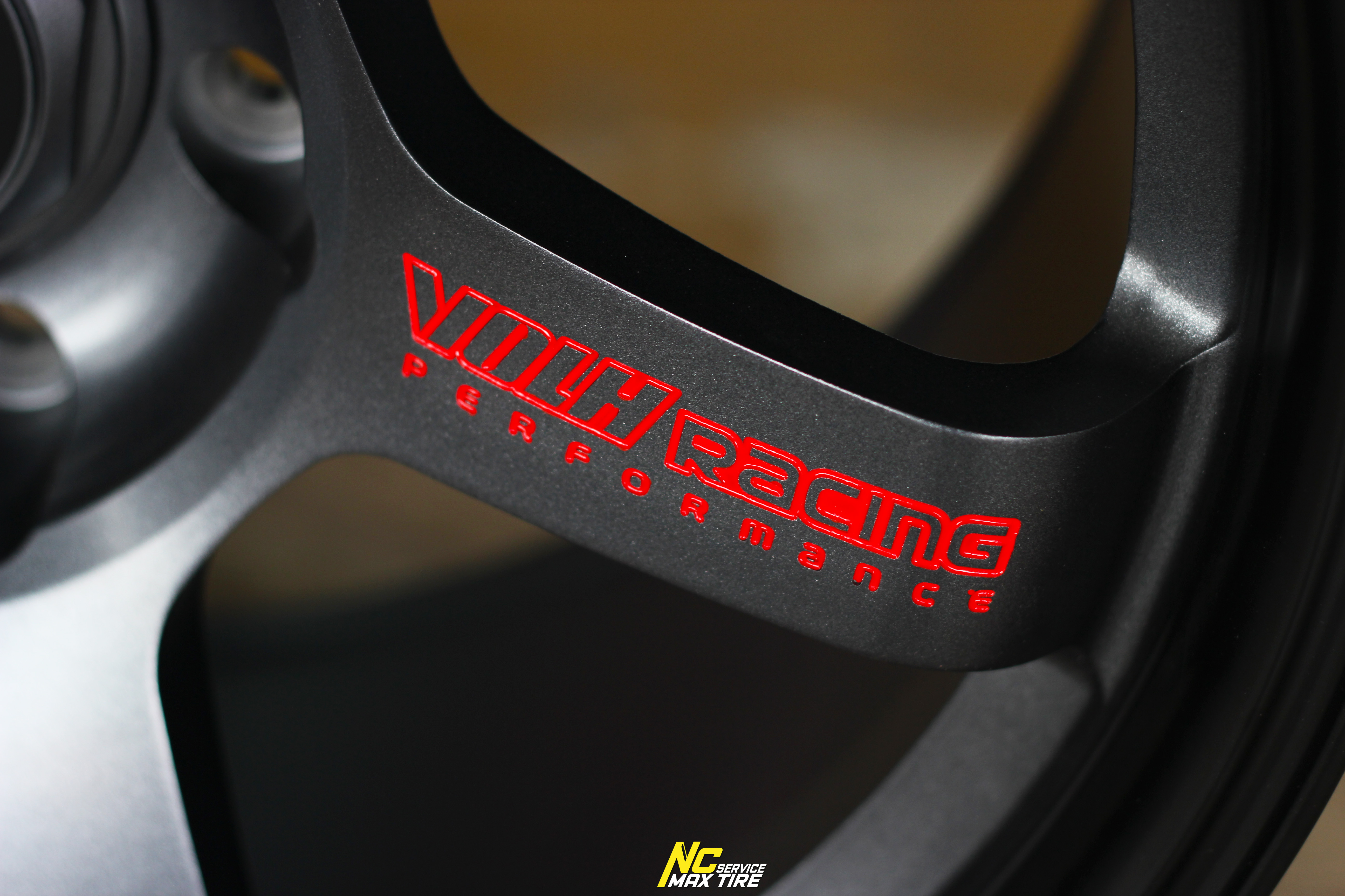 ล้อแม็กขอบ18 / Cosmis / RG-06SR / ล้อแม็กสำหรับรถกระบะ / SUV /PPV / 18x9.0 6H139.7 ET0 / ล้อแม็กสีกัลเทา+ตัวหนังสือแดงที่ก้าน / NC