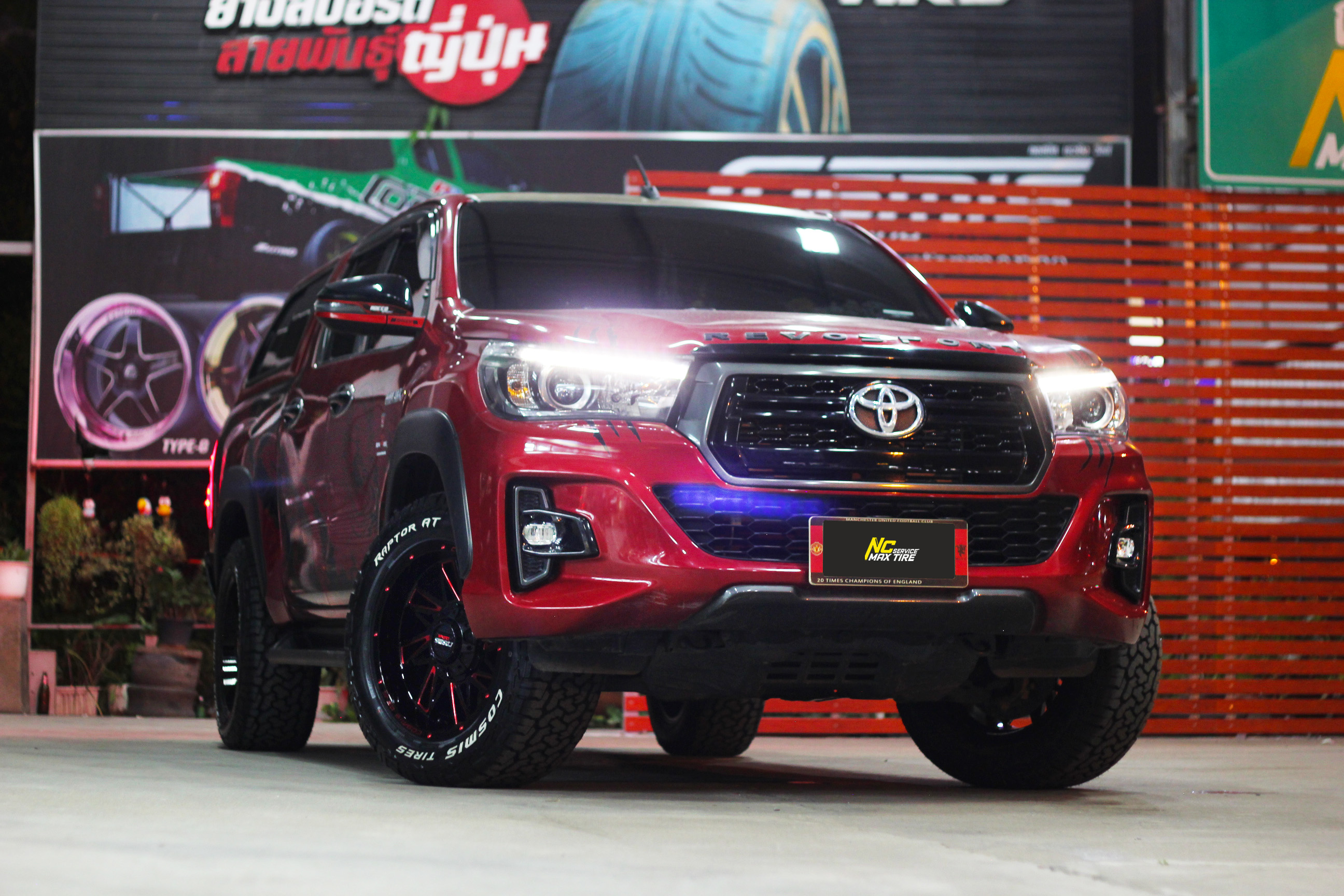 Toyota Hilux Revo Rocco / ล้อแม็กขอบ18 / Cosmis / Devil / SPIN-82 / 18x9.0 2X130H139.7 ET0 / สีดำCNCข้างก้านแดง+CNCตัวหนังสือ / Raptor AT / 265/60R18 / OffRoad