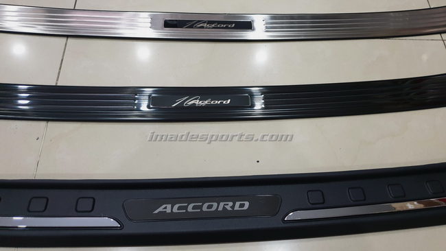 กาบฝาท้ายกันชน ด้านนอก Accord G10