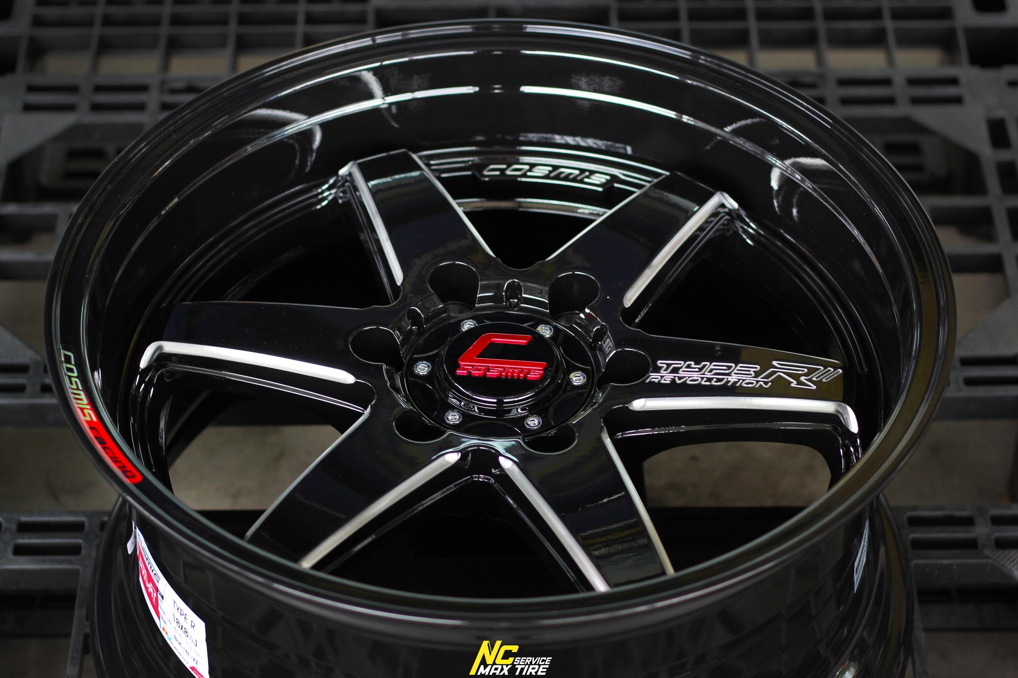 ล้อแม็กขอบ18 / Cosmis : Type-R Revolution / 18x8.5 6H139.7 ET22 / ล้อแม็กสีดำCNCข้างก้านCNCตัวหนังสือ / ล้อแม็กสำหรับรถกระบะ / NCล้อแม็ก