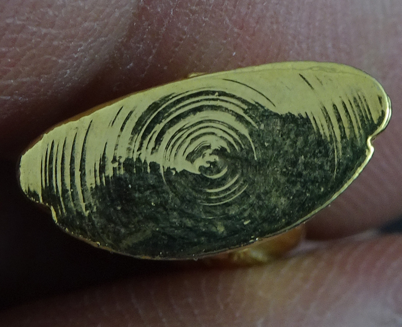 หลวงพ่อพระใส ก้นกลีง