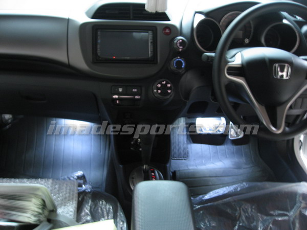 ไฟ LED ใต้คอนโซล (iluminated Foot-light)