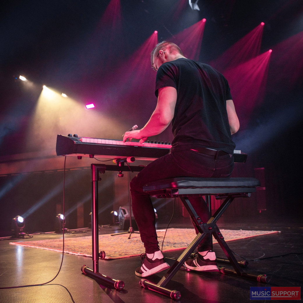 เก้าอี้คีย์บอร์ด Gravity GFKSEAT1 Height-Adjustable Folding Keyboard Bench