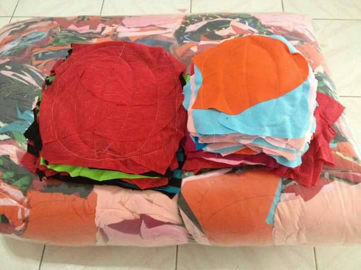 เศษผ้าคละสี เย็บวน 8"x8"