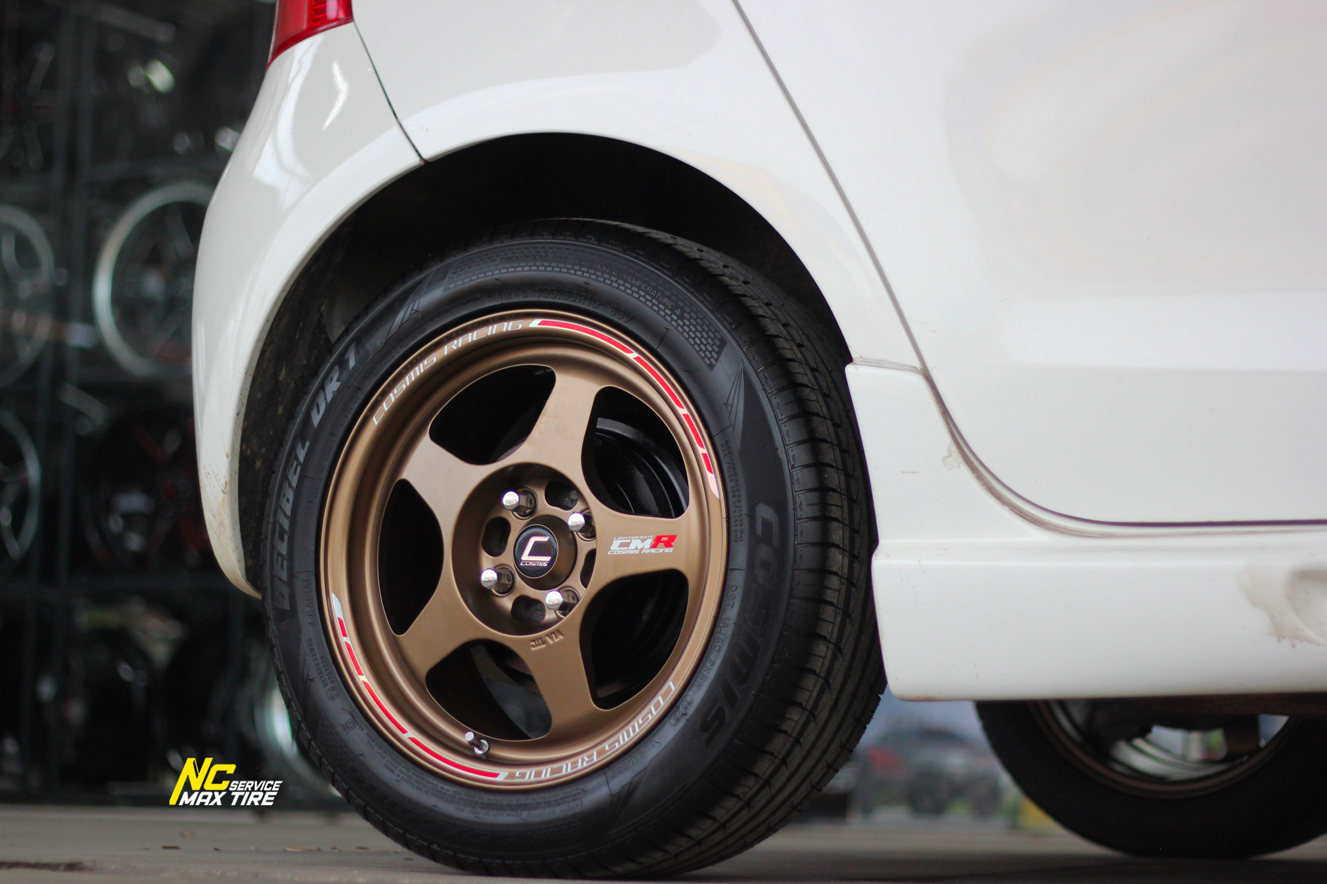 Toyota Yaris / ล้อแม็กขอบ15 / Cosmis / CMR / ล้อแม็กสีน้ำตาลด้าน / Decibel / DR1 / 15X7 4H100 ET35 / 195/55R15