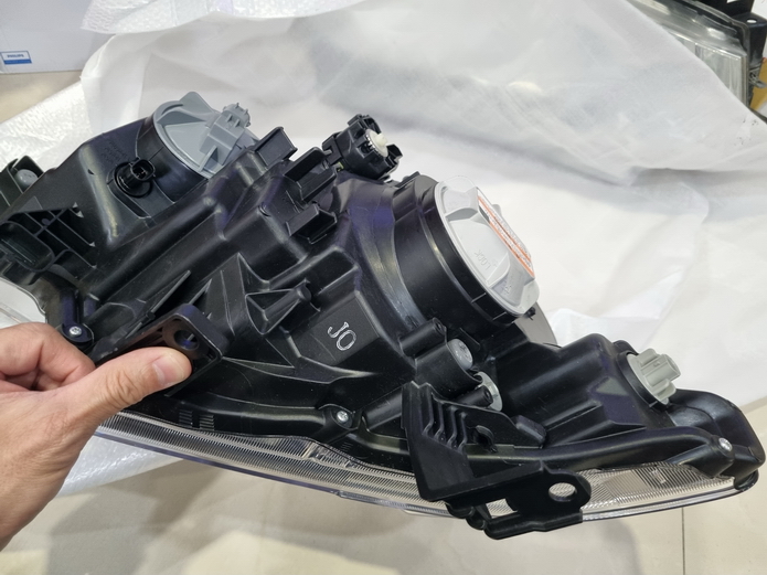 โคมไฟหน้า Honda STEP WGN SPADA ข้างซ้าย (98%)