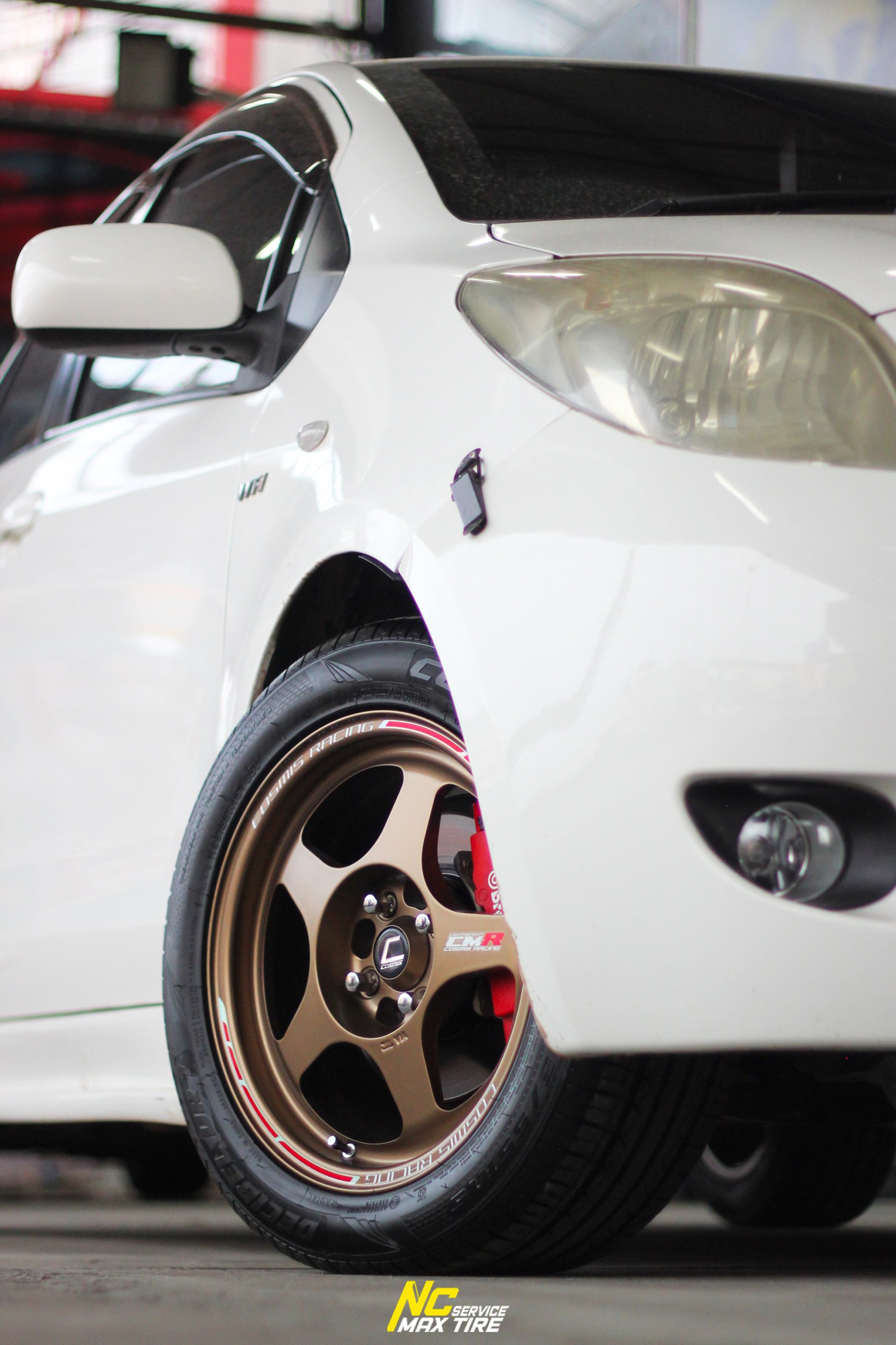 Toyota Yaris / ล้อแม็กขอบ15 / Cosmis / CMR / ล้อแม็กสีน้ำตาลด้าน / Decibel / DR1 / 15X7 4H100 ET35 / 195/55R15