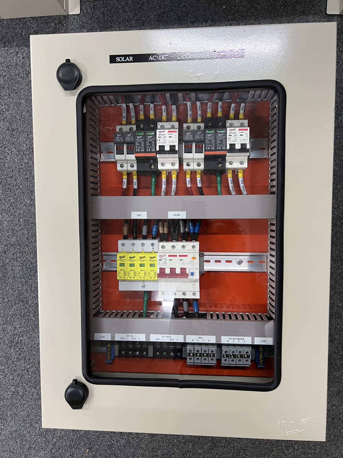 ตู้คอมบายเนอร์ IPOWER Combinerbox On Grid AC&DC 2String 3Phase รองรับอินเวอเตอร์ 15-20K 3Phase ชิ้น 2021-04-22 15:30:02 2023-11-30 17:00:25