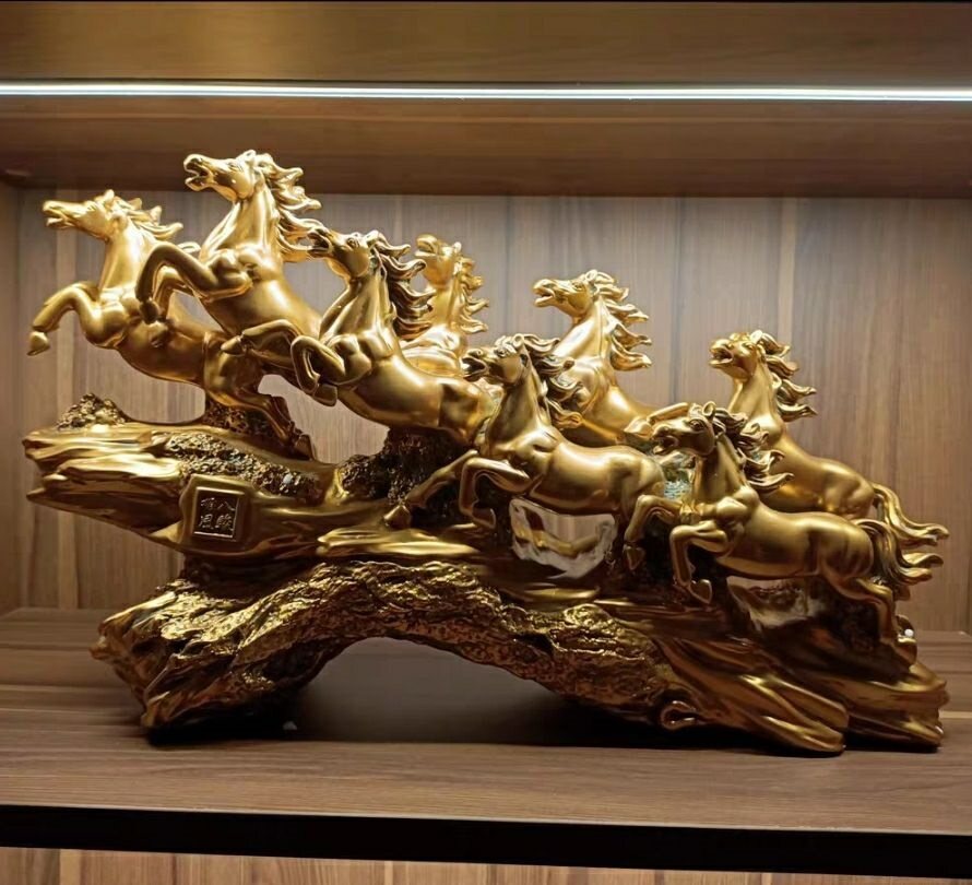 CT193B130 HAOYUN โมเดลม้าแปดตัว ม้านำโชค ของขวัญขึ้นบ้านใหม่ ของขวัญเลื่อนตำแหน่ง