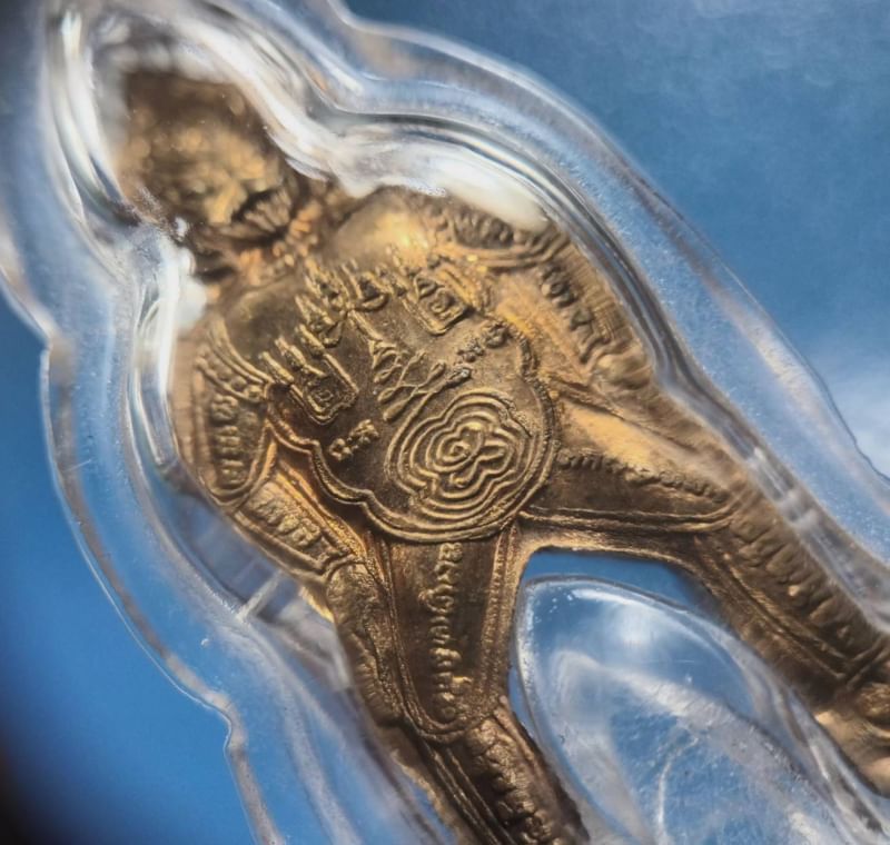 หุ่นพยนต์อาคม หลวงพ่อเมียน วัดบ้านจะเนียง บุรีรัมย์ ท่านสร้างหุ่นพยนต์ได้เข้มขลังมาก