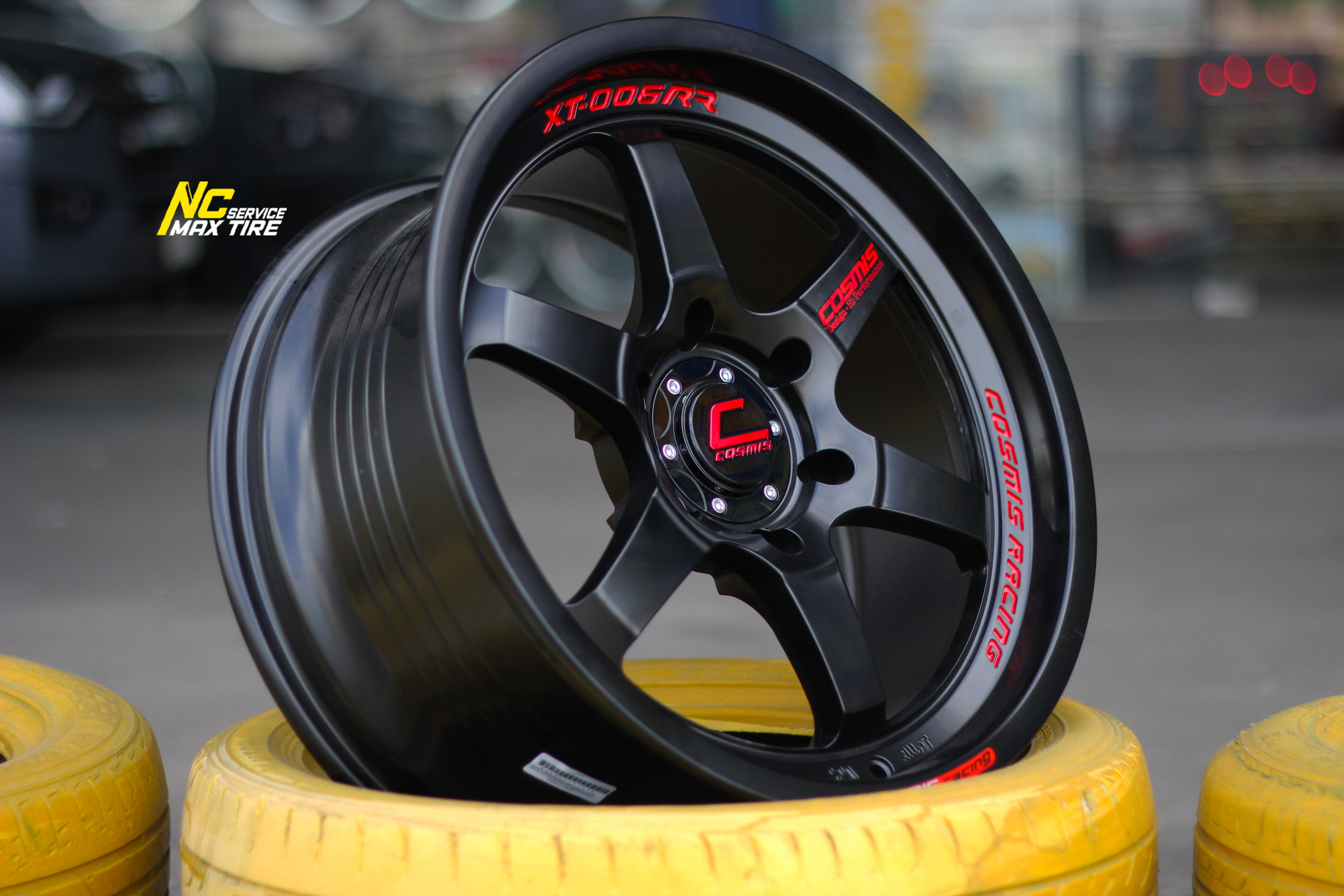 ล้อแม็กขอบ18 / Cosmis / XT-006RR / ล้อแม็กสีดำอักษรแดง / 18x9.5 6H139.7 ET25