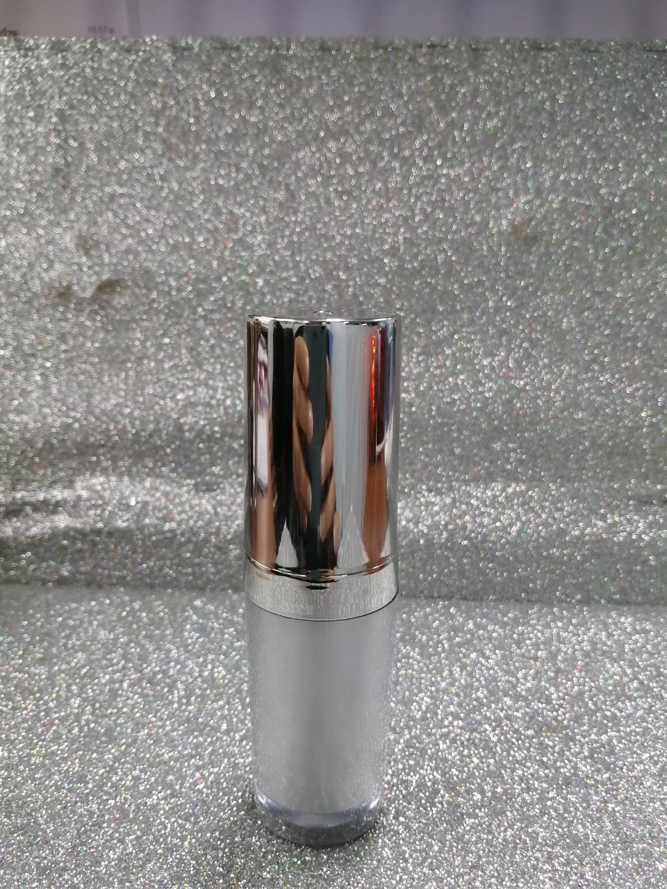 ขวดปั้มสีเงิน ขอบปากสีเงินเงา ขนาด 15 ml.