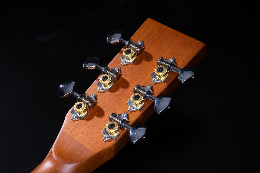 Kazuki กีต้าร์โปร่งไฟฟ้า Mars Series Transacoustic รุ่น OM1CETAC สีไม้