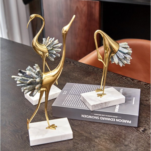 CT015B016 FAMITOSS Home Decoration ตั้งโชว์อุปกรณ์ตกแต่งบ้าน ของตกแต่งห้อง รูปปั้น โมเดลตกแต่งบ้าน โทน สีทอง หรูหรา