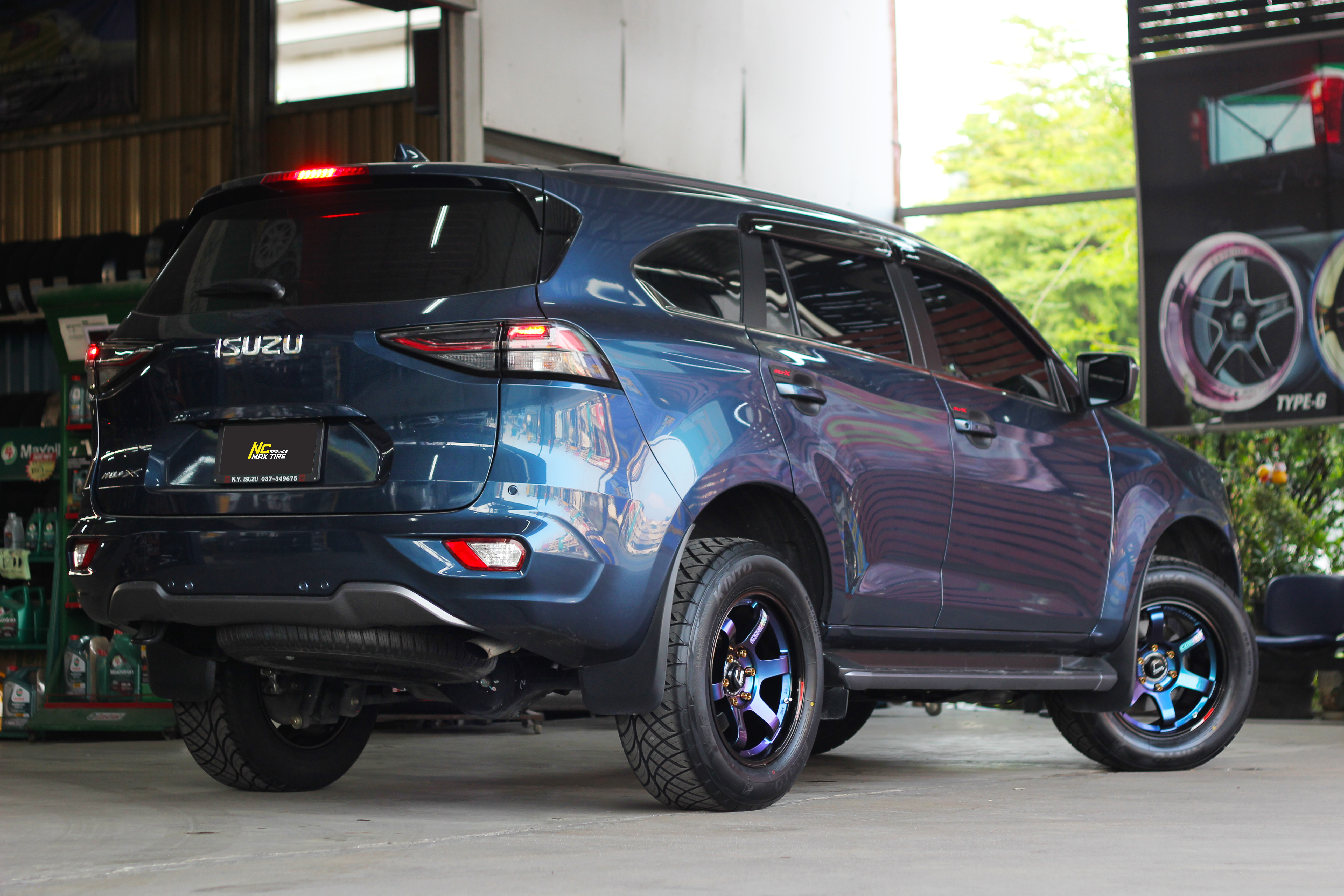 Isuzu Mu-X / ล้อแม็กขอบ18 / Cosmis / RG-06S / 18x9.0 6H139.7 ET15 / ล้อแม็กสีน้ำเงินเฉดพาวเวอร์+เพลท / Custom Color / SUV / PPV / NC