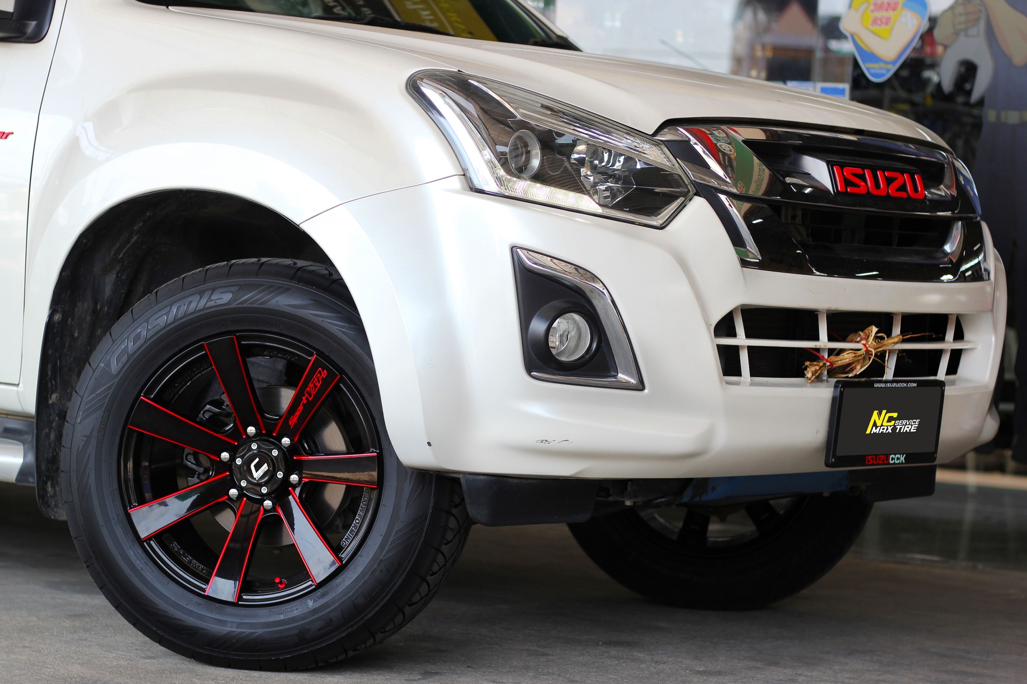 ISUZU D-MAX / ล้อแม็กขอบ18 / ล้อแม็กสำหรับรถกระบะ / Cosmis / FATTAH SPORT-VIP / 18x9.0 6H139.7 ET25 / T1RS / 265/60R18 / SUV / PPV / NC