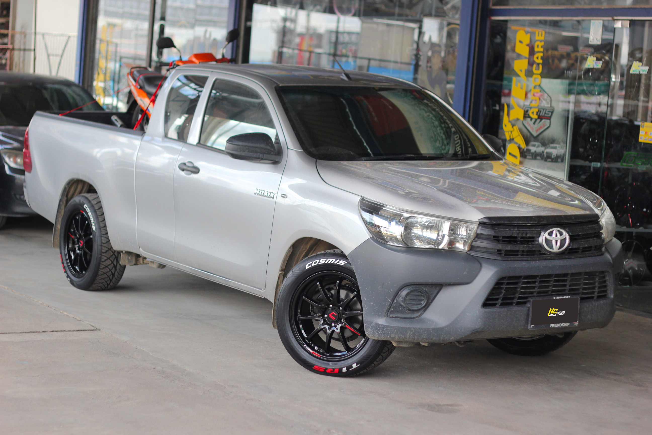 Toyota Hilux Revo / ล้อแม็กขอบ18 / Cosmis / RG-08 / ล้อแม็กสีดำเงา Super Black / 18x8.5 5H114.3 ET35 / T1RS / 255/50R18