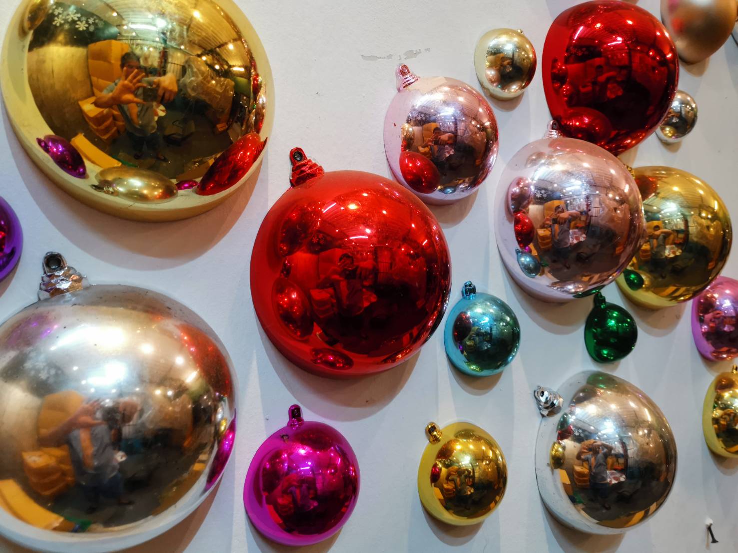 แบบลูกบอลคริสต์มาสขนาดต่างๆ