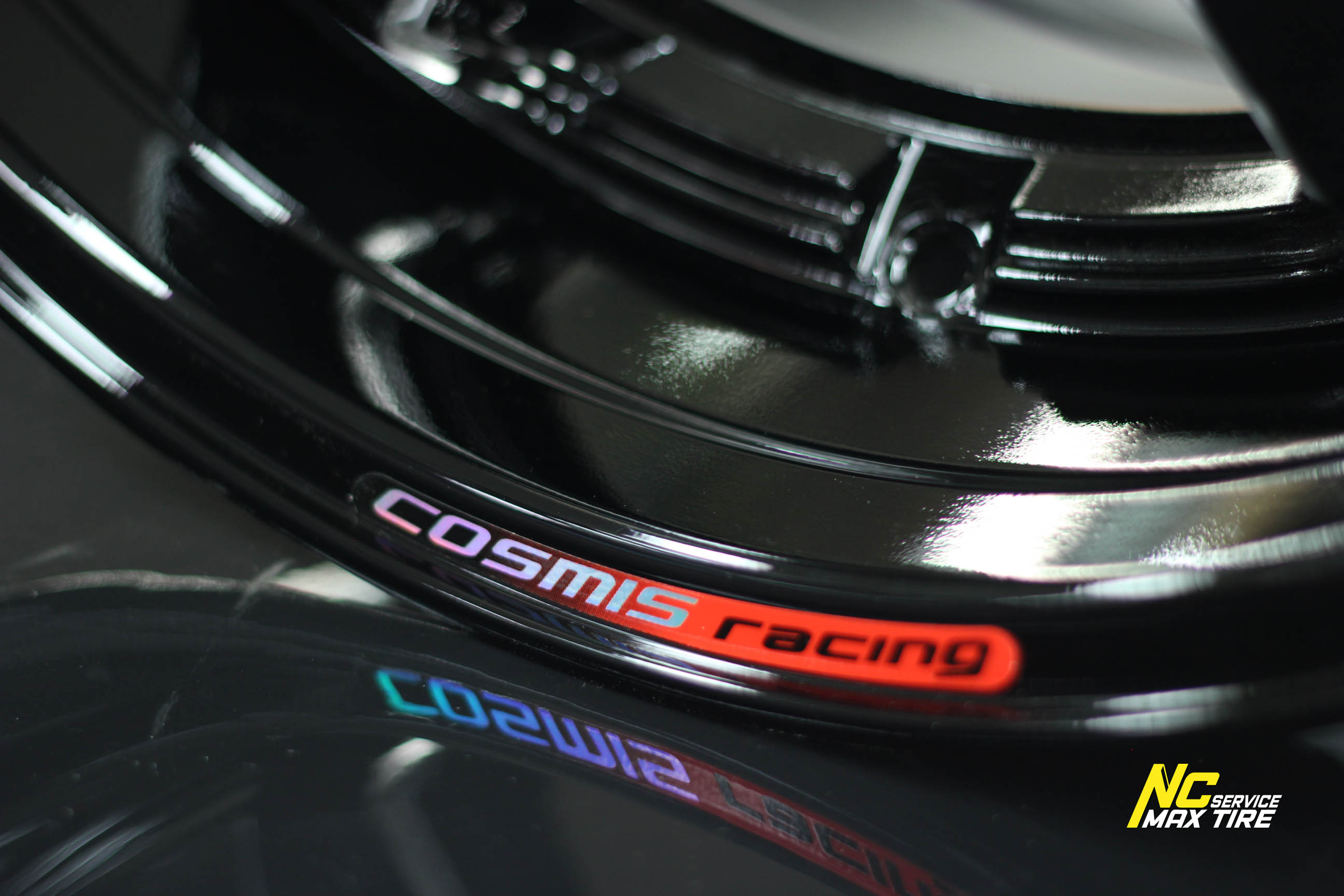 ล้อแม็กขอบ18 / รถกระบะ / Cosmis Type-R Revolution / ดำข้างก้านCNCเงา / 18x8.5 6H139.7 ET25