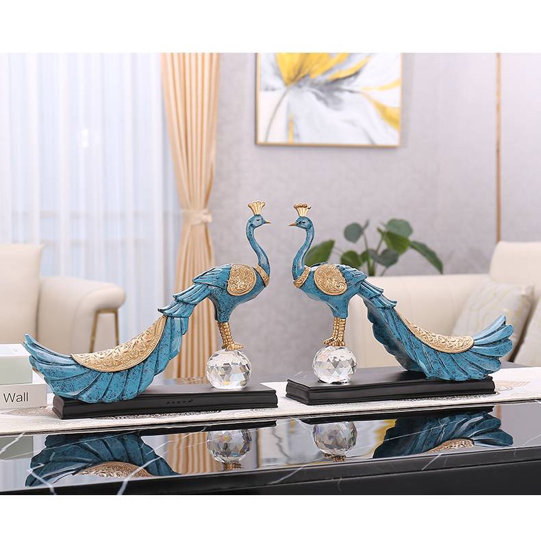 CT145B098 FAMITOSS นกยูงบนลูกแก้ว โมเดลนกยูง ของแต่งห้องทำงาน ของแต่งบ้าน