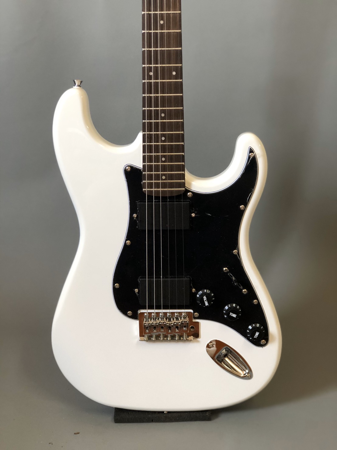 Gusta GST-01 HH กีตาร์ไฟฟ้าทรง Stratocaster