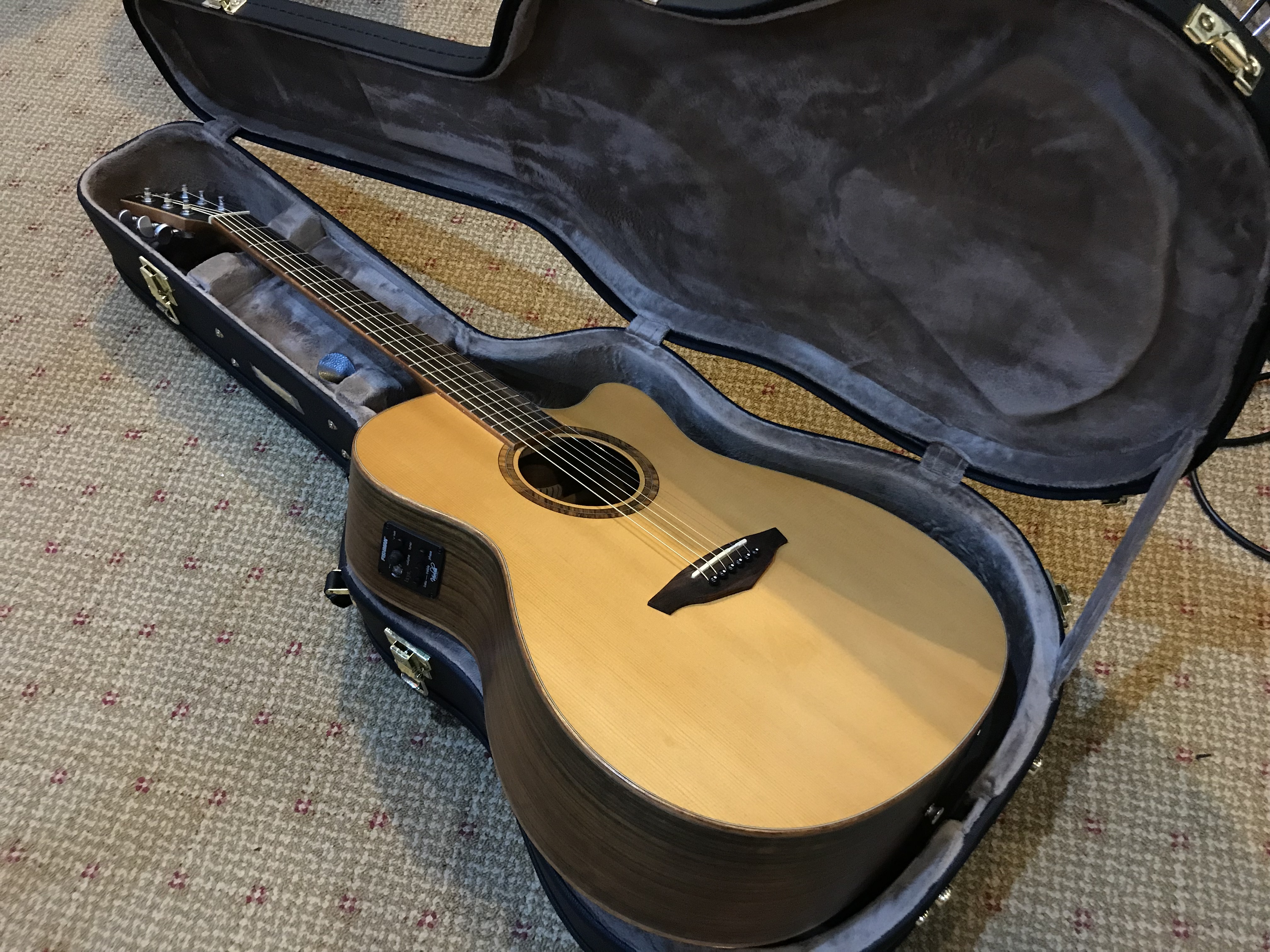 Veelah V3-OMCE กีตาร์โปร่งไฟฟ้า