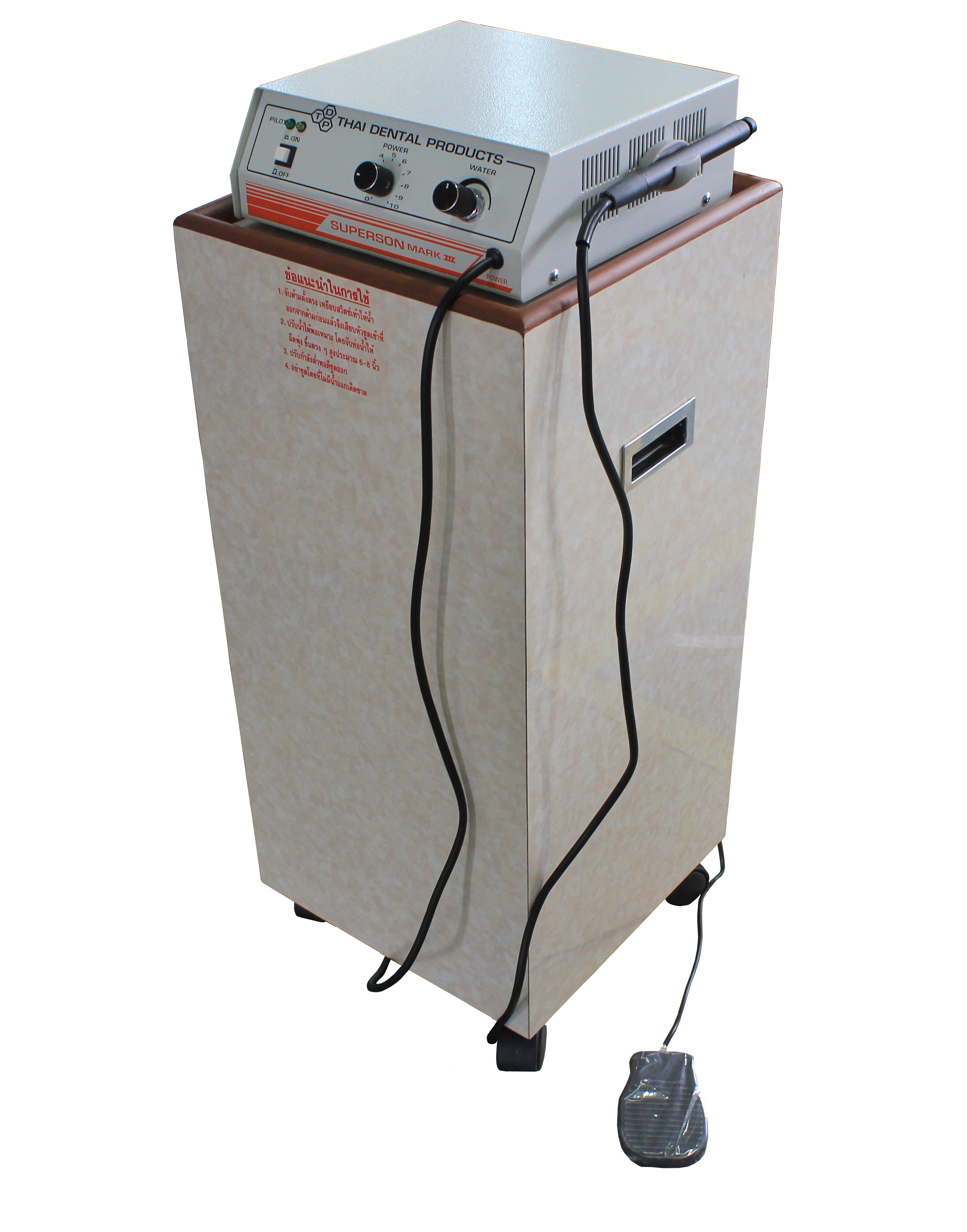 เครื่องขูดหินปูนไฟฟ้า แบบปั้มน้ำ รุ่น SUPERSON MK III Handpiece ของเครื่องขูด มี Transducer เป็นแบบ Electromagnetic ความถี่ในการสั่นไม่ต่ำกว่า 25,000 รอบ/วินาที สามารถปรับความแรงของการสั่น รับประกันศูนย์ไทย 1 ปี