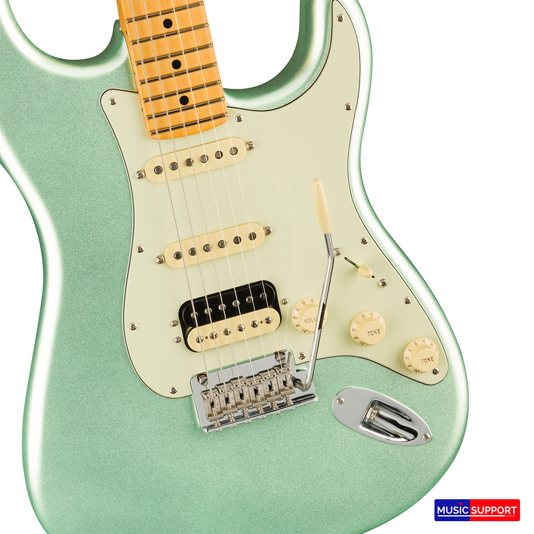 กีตาร์ไฟฟ้า Fender American Professional II Stratocaster HSS MN