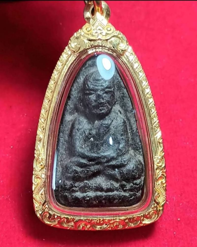 หลวงปู่ทวดเนื้อว่าน รุ่นแรกกดมือ ปี14