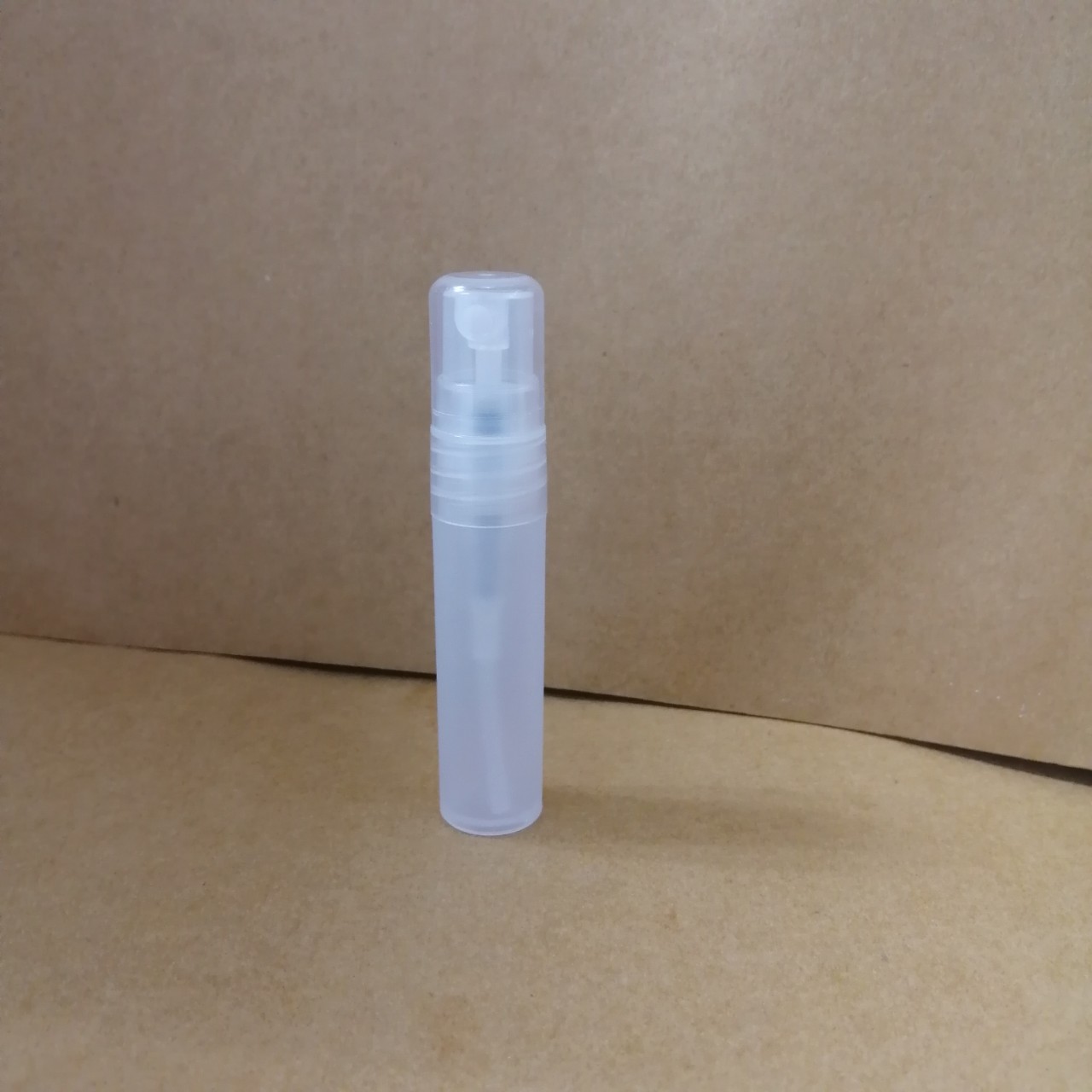 ขวดสเปรย์ ขนาด5ml สูง7.8cm กว้าง1.5cm รุ่นPP609A สีขุ่นใส ใส่แอลกอฮอล์ขนาดพกพา ราคาถูก พร้อมส่ง