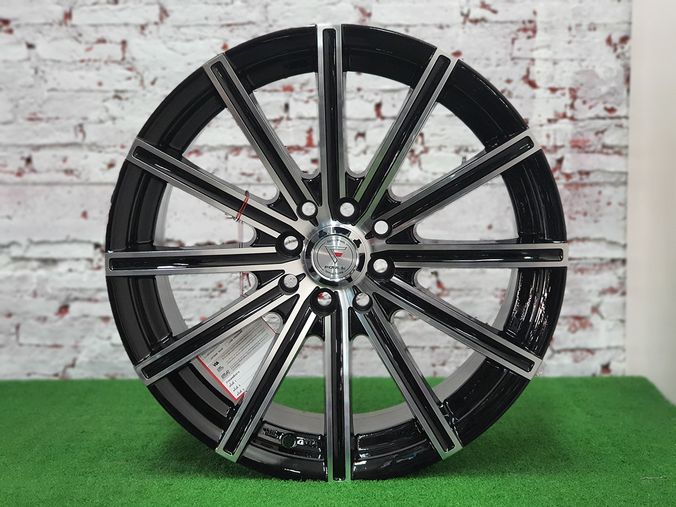 ล้อแม็กขอบ17 / FORCE VIVID-I / สีหน้าเงาร่องดำ / สำหรับรถเก๋ง / (ราคาต่อวง)/ 17x7.5 4H100/4H114.3 ET0