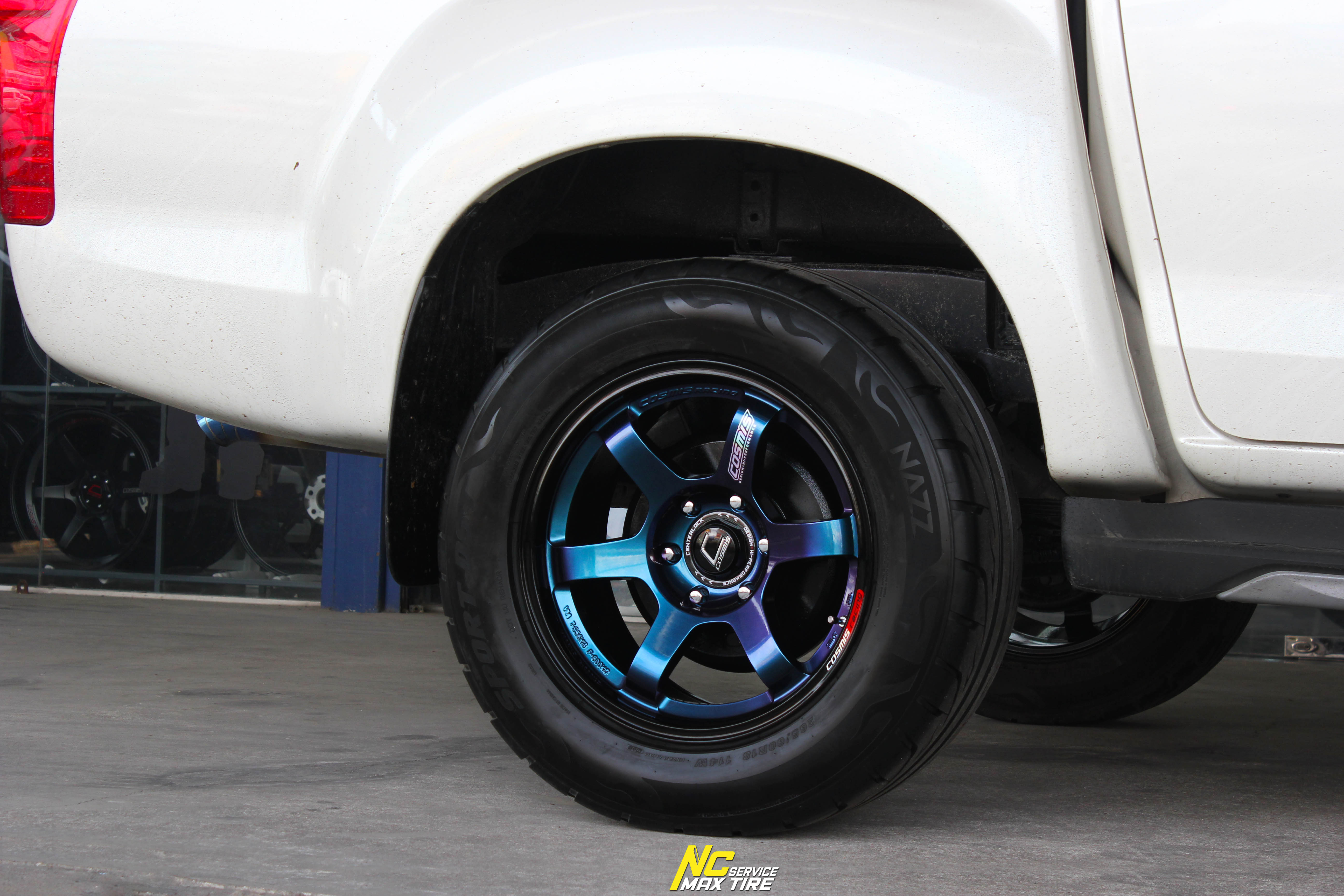 Isuzu D-max / ล้อแม็กขอบ18 / ล้อแม็กสวยๆ / ล้อแม็กรถกระบะตัวสูง / Cosmis / RG-06S / ล้อแม็กสีพิเศษ / Custom Color / Power Blue / 18x9.0 6H139.7 ET0 / ล้อแม็กสีน้ำเงินเฉดพาวเวอร์+ขอบดำเงา+เพลท / NC