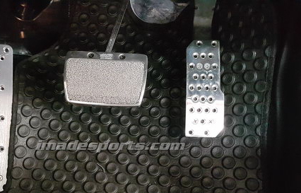 แป้นเบรค คันเร่ง ครัช Autoและ Manual M/T (MDL และMG styles)