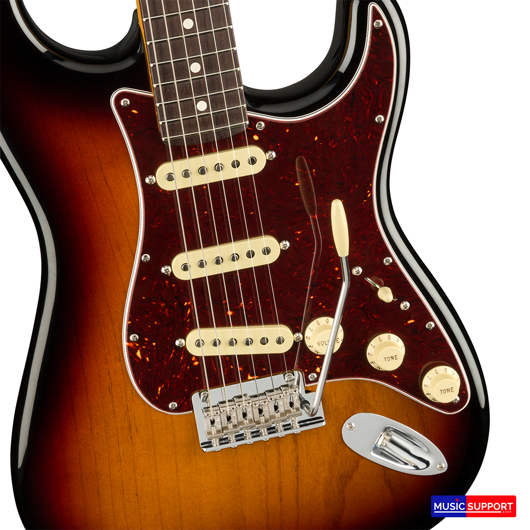 กีตาร์ไฟฟ้า Fender American Professional II Stratocaster RW