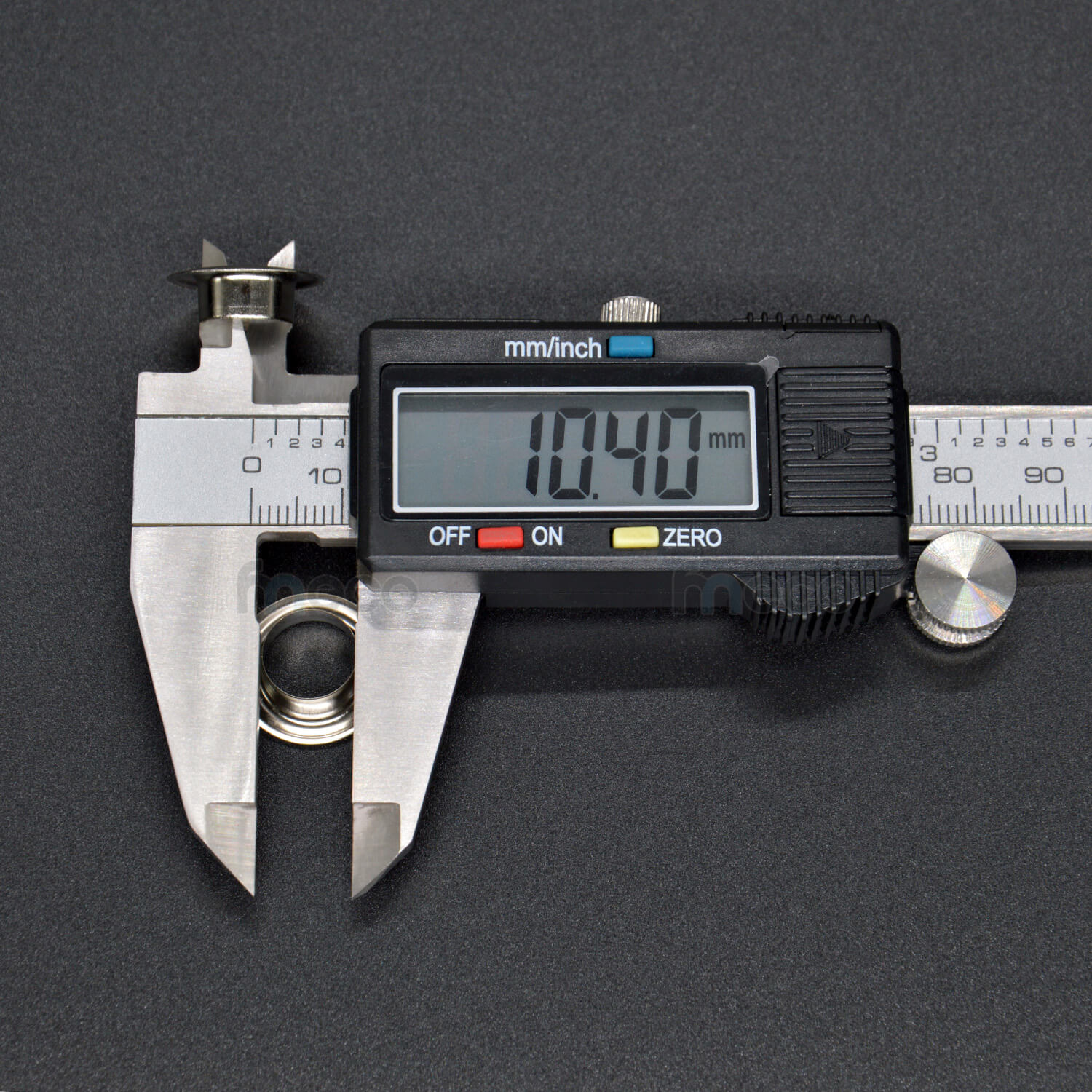 ตาไก่ เบอร์ 24/10 mm. 500 คู่