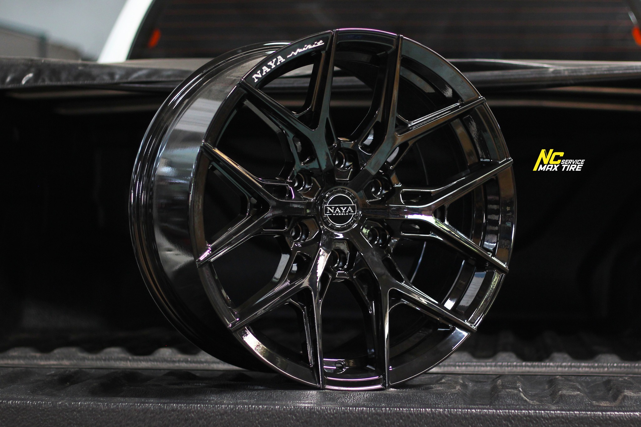 ล้อแม็กขอบ18 / Cosmis / NAYA / Alpha-6 / 18×9.0 6H139.7 ET20 / ล้อแม็กสีดำเงาทั้งวง / สำหรับกระบะตัวสูง SUV PPV / NC