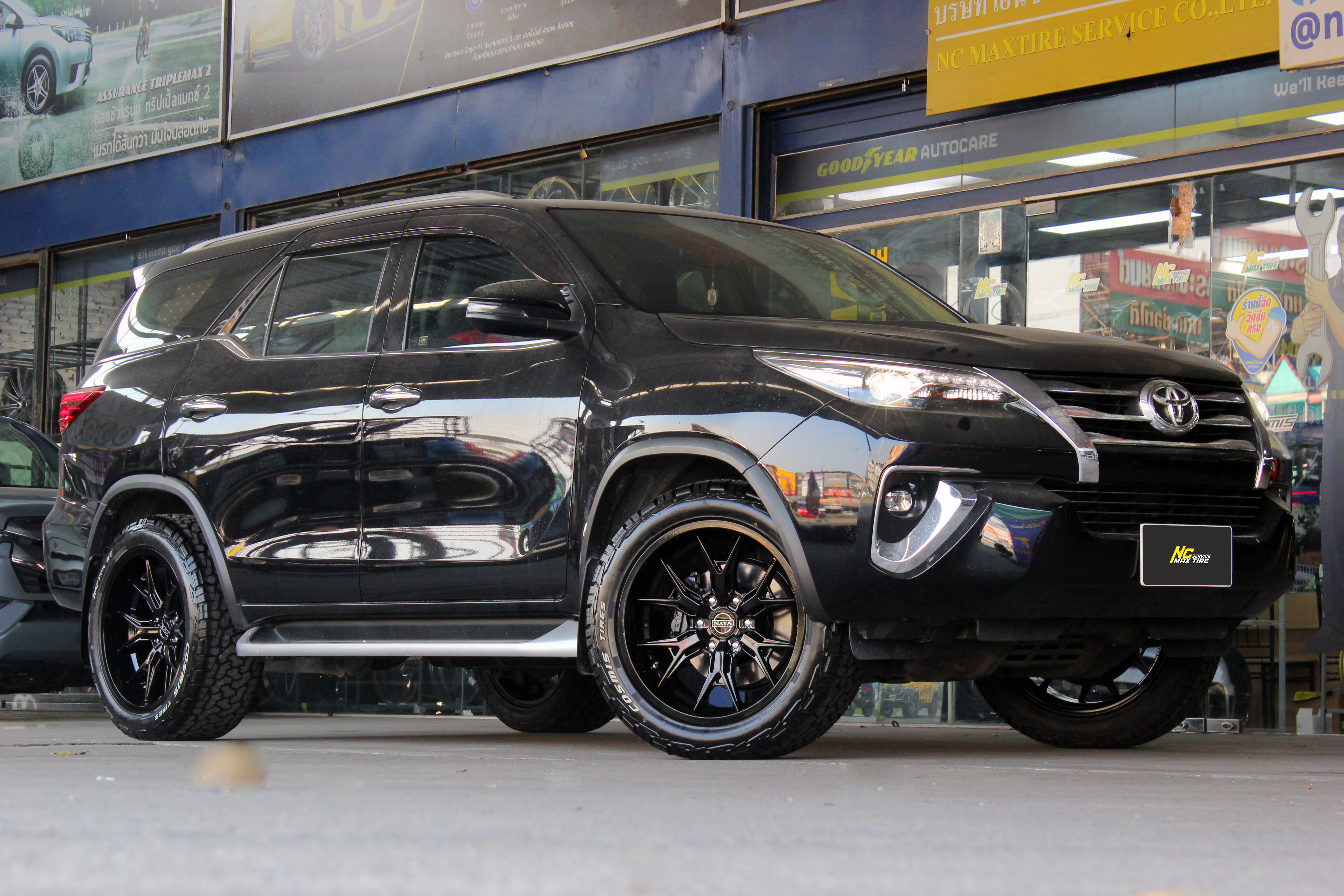 Toyota Fortuner / ล้อแม็กขอบ20 / NAYA / Alpha-T6 / ล้อแม็กสีดำเงาทั้งวง / Raptor AT / 265/50R20 / NCmaxtireService