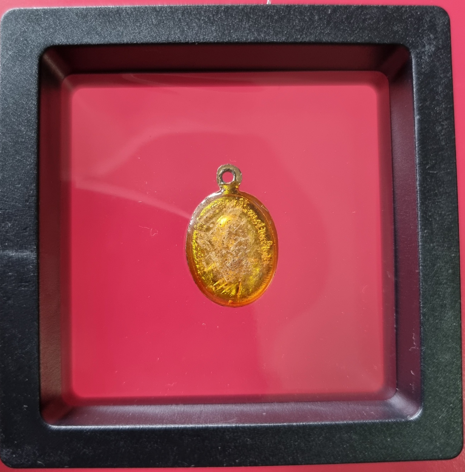 เหรียญเม็ดแตงลงยาหลวงพ่อทวด วัดช้างให้ ปี 2522 จังหวัดปัตตานี