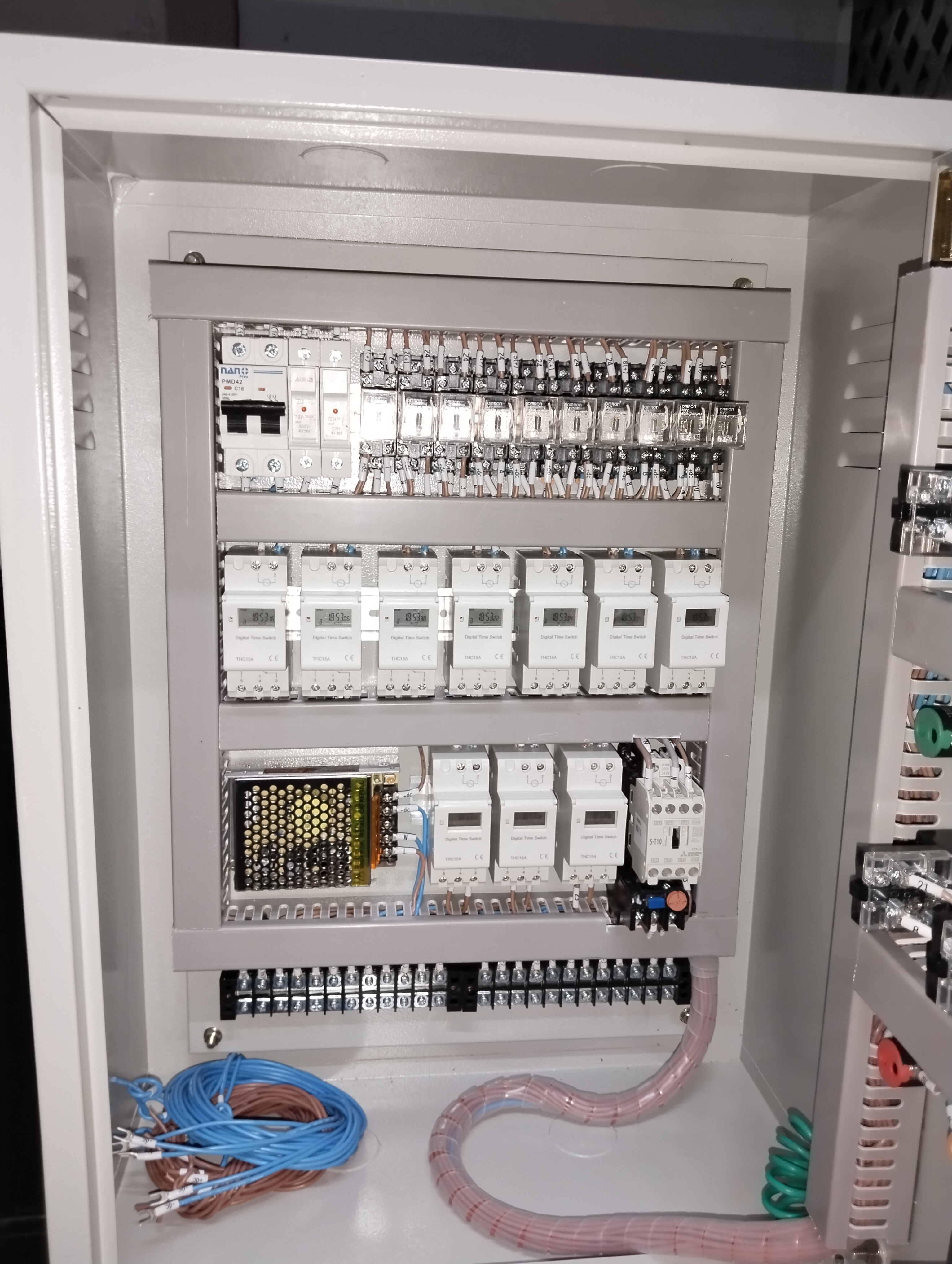 ตู้คอลโทรลตั้งเวลาด้วย Timer 10 โซน