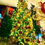 ต้นคริสต์มาสขนาดยอดนิยมพร้อมตกแต่ง