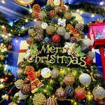 ค.ศ 2024 แบบต้นคริสต์มาสปลอมตกแต่ง