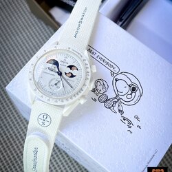 OMEGA X Swatch Mission to Earthphase Moonshine Gold Snoopy (Snow)