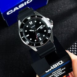 Casio Duro Submarine กันน้ำ200เมตรรุ่นที่ บิล เกต ใส่ ล๊อตเก่าหายากมากมีรูปปลาวาฬที่ตัวเรือน