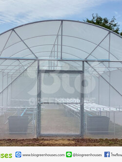 โรงเรือนจั่วโค้ง พร้อม โต๊ะปลูกไฮโดรโปนิกส์ จ.ขอนแก่น