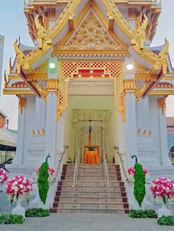 บริการจัดดอกไม้งานศพ โทร 084-1465245ดอกไม้สไตล์โบราณ – ใช้ดอกไม้ที่มีลักษณะโบราณหรือดั้งเดิม