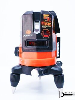 PUMPKIN เครื่องวัดระดับเลเซอร์ 5เส้น สีแดง (พร้อมขา) 100 วัตต์แบตในตัว รุ่น PTT-LS5L100