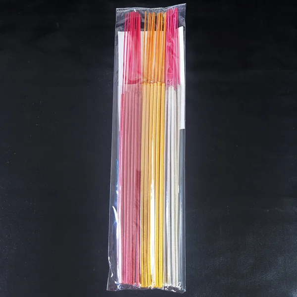 ธูปแหนบ 13 นิ้ว สีต่างๆ สารพัดสี image 2 ธูปแหนบ 13 นิ้ว สีต่างๆ สารพัดสี image 2