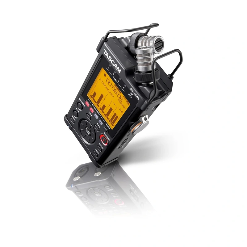 เครื่องบันทึกเสียงแบบมือถือ TASCAM รุ่น DR-44WLB 4-track พร้อมฟังก์ชั่น Wi-Fi ขนาด 79 mm × 162 mm × 43 mm